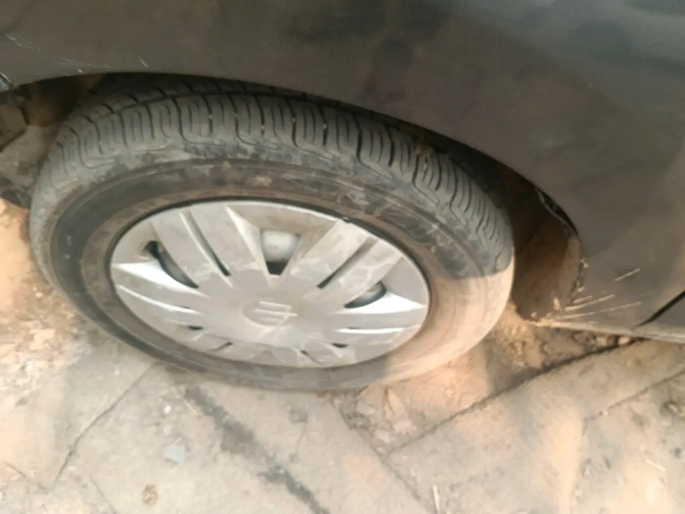 2017 Maruti Alto 800 LXI CNG, CNG, Manual, 1,69,045 km, tyre