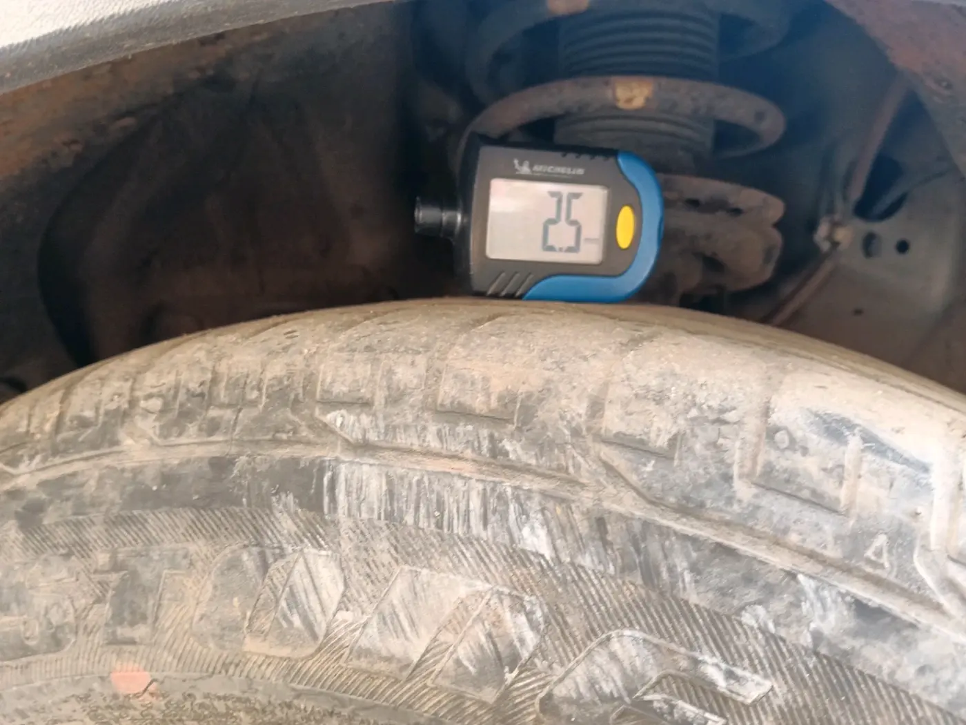 2018 Hyundai Creta SX PLUS AT 1.6 DIESEL, Diesel, Automatic, 1,75,316 km, tyre