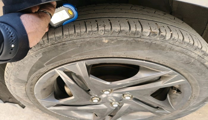 2021 Hyundai NEW I20 SPORTZ 1.2 MT, Petrol, Manual, 69,460 km, tyre