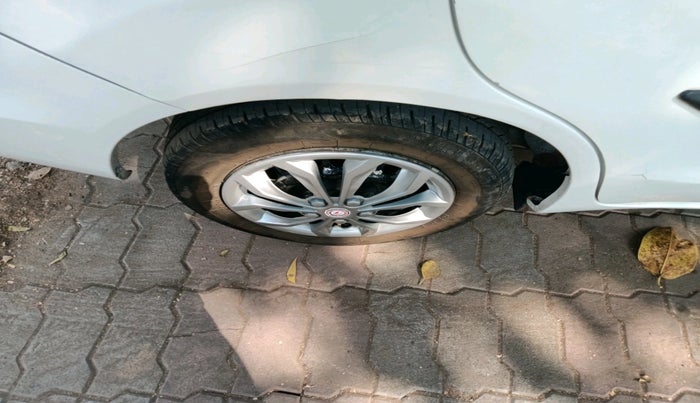 2017 Honda Amaze 1.5L I-DTEC E, Diesel, Manual, 1,24,642 km, tyre