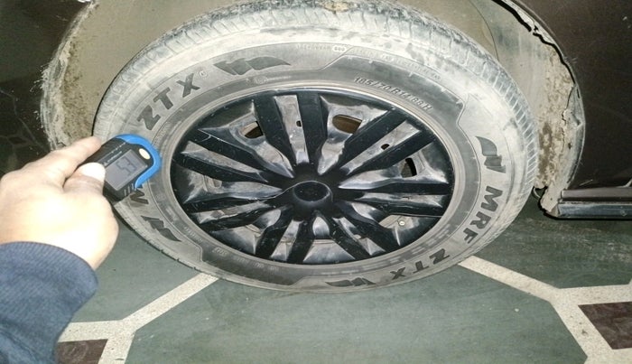 2019 Volkswagen Polo TRENDLINE 1.0L, Petrol, Manual, 80,354 km, tyre