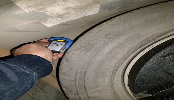 2019 Volkswagen Polo TRENDLINE 1.0L, Petrol, Manual, 80,354 km, tyre