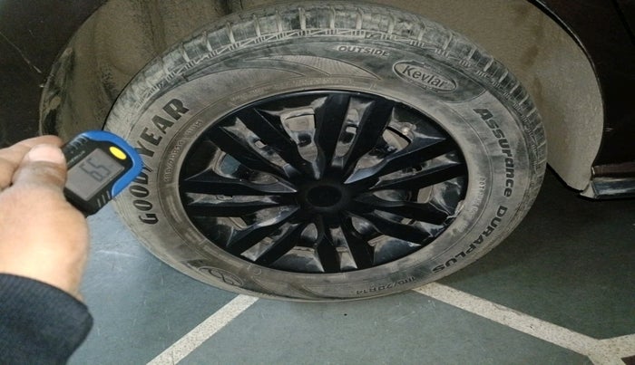 2019 Volkswagen Polo TRENDLINE 1.0L, Petrol, Manual, 80,354 km, tyre