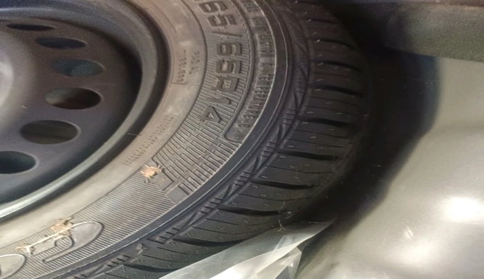 2016 Hyundai Grand i10 ASTA 1.2 KAPPA VTVT, Petrol, Manual, 66,133 km, tyre