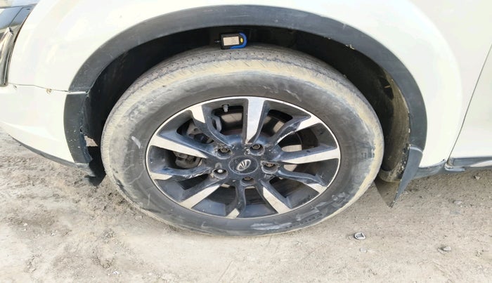 2021 Mahindra XUV500 W11, Diesel, Manual, 83,699 km, tyre