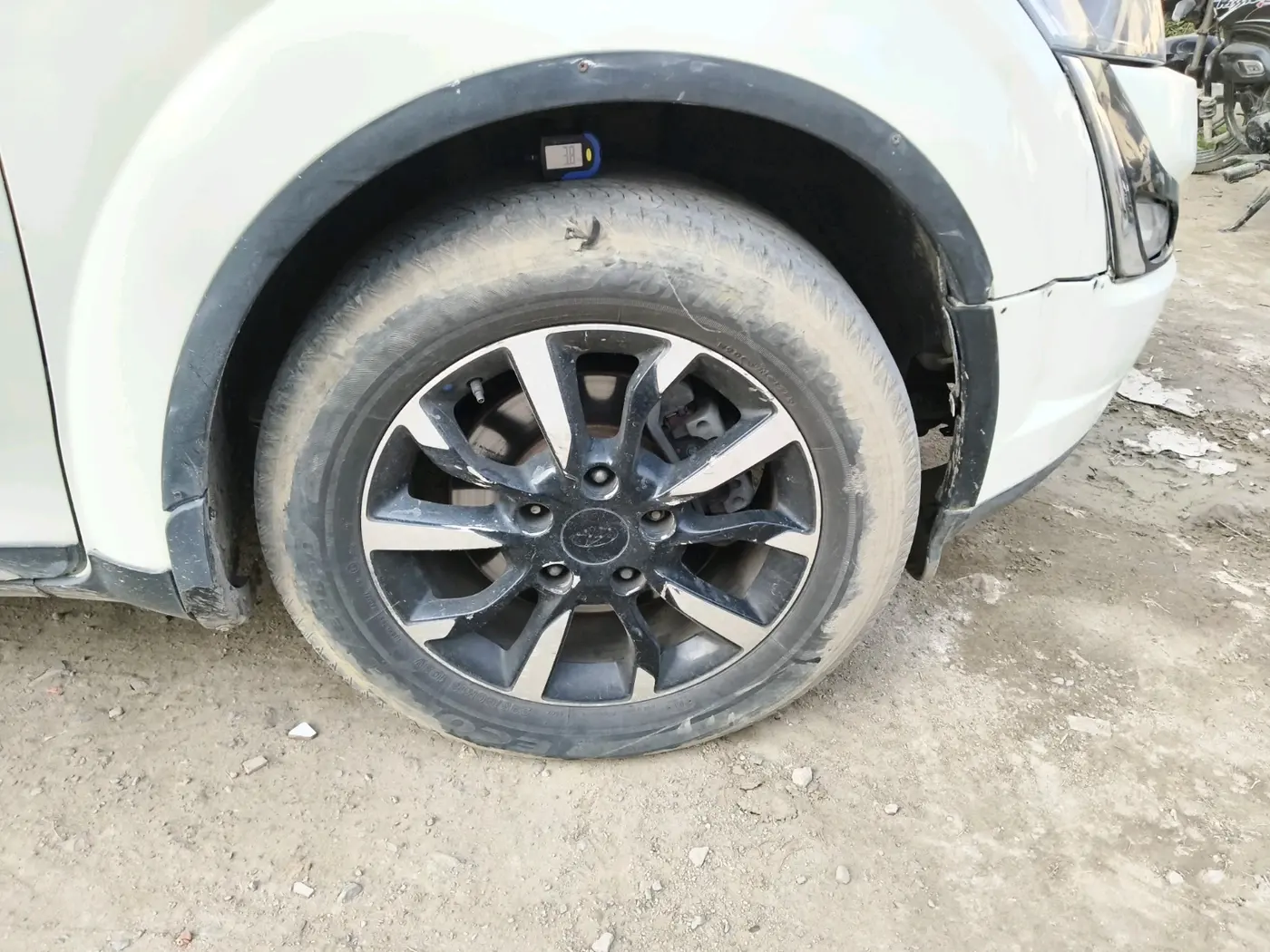 2021 Mahindra XUV500 W11, Diesel, Manual, 83,699 km, tyre