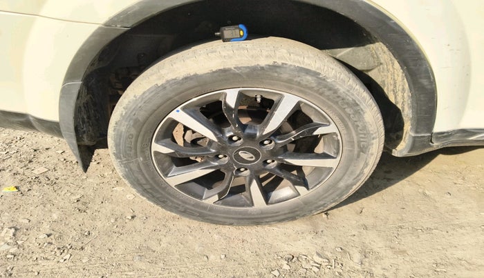 2021 Mahindra XUV500 W11, Diesel, Manual, 83,699 km, tyre