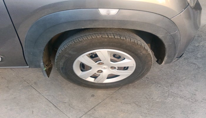 2016 Renault Kwid RXT 1.0, Petrol, Manual, 1,66,728 km, tyre