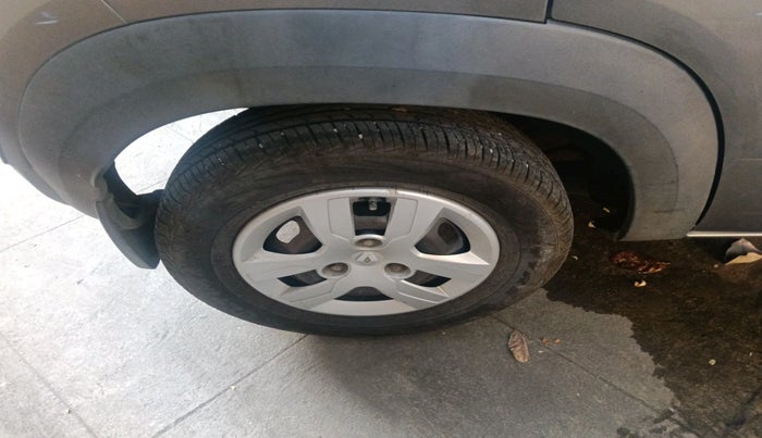 2016 Renault Kwid RXT 1.0, Petrol, Manual, 1,66,728 km, tyre