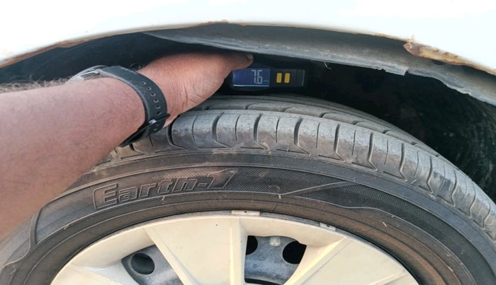 2012 Maruti SX4 VXI CNG, CNG, Manual, 1,10,720 km, tyre