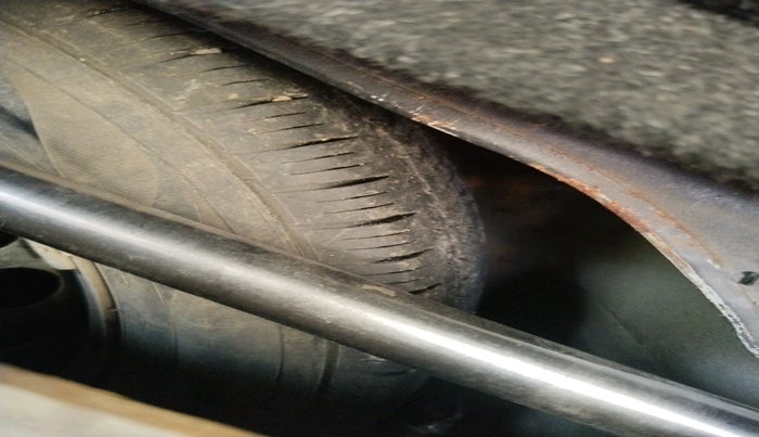 2016 Maruti Alto 800 LXI, Petrol, Manual, 1,52,029 km, tyre