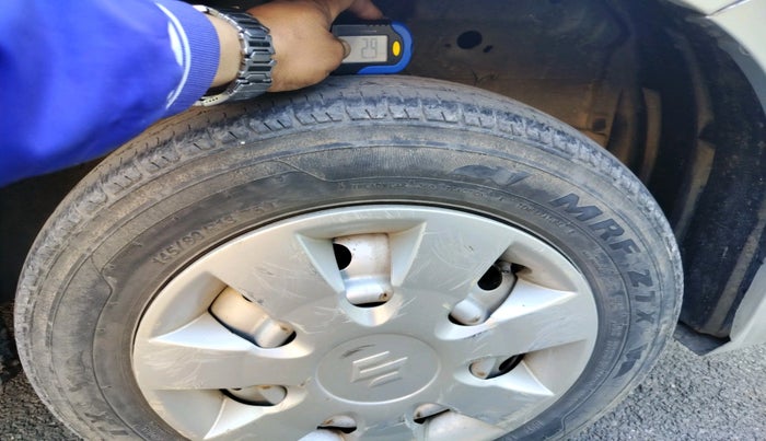 2013 Maruti Wagon R 1.0 LXI CNG, CNG, Manual, 88,338 km, tyre