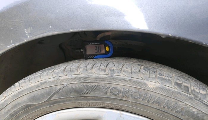 2017 Hyundai Grand i10 MAGNA AT 1.2 KAPPA VTVT, Petrol, Automatic, 70,121 km, tyre