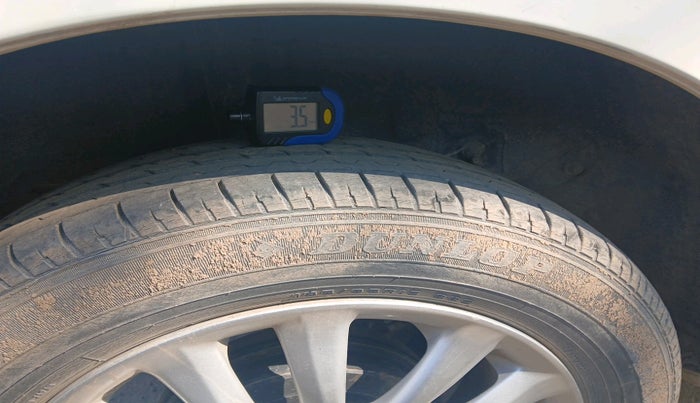 2012 Toyota Etios Liva GD, Diesel, Manual, 1,37,430 km, tyre