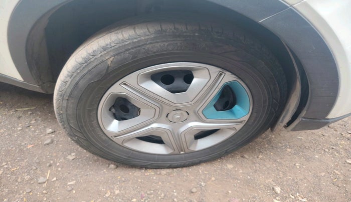 2022 Tata NEXON EV XM, Electric, Automatic, 57,595 km, tyre