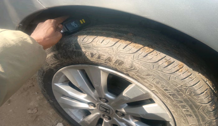 2012 Honda City 1.5L I-VTEC V AT, CNG, Automatic, 1,97,823 km, tyre