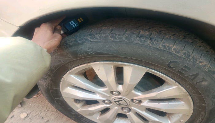 2012 Honda City 1.5L I-VTEC V AT, CNG, Automatic, 1,97,823 km, tyre