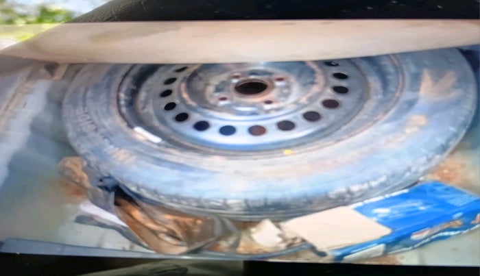 2012 Honda City 1.5L I-VTEC V AT, CNG, Automatic, 1,97,823 km, tyre