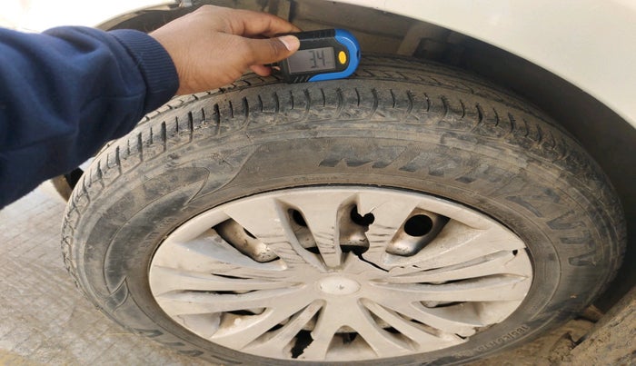 2012 Maruti Ertiga LXI, Petrol, Manual, 88,845 km, tyre