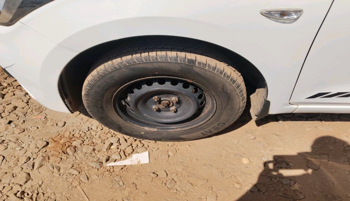 2019 Hyundai Elite i20 MAGNA PLUS 1.2, Petrol, Manual, 54,815 km, tyre