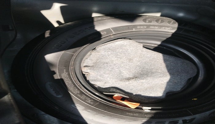 2021 Hyundai VENUE SX PLUS 1.0 TURBO DCT, Petrol, Automatic, 34,141 km, tyre