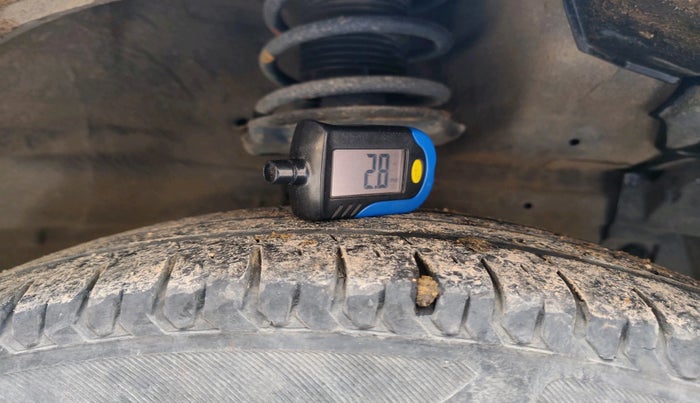 2013 Maruti Swift VDI, Diesel, Manual, 1,25,837 km, tyre