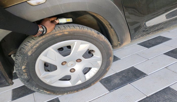 2020 Renault Kwid RXL 1.0, Petrol, Manual, 74,075 km, tyre