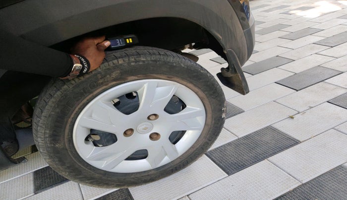 2020 Renault Kwid RXL 1.0, Petrol, Manual, 74,075 km, tyre