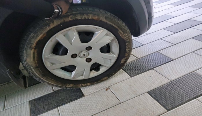 2020 Renault Kwid RXL 1.0, Petrol, Manual, 74,075 km, tyre