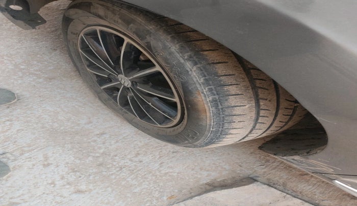 2020 Maruti Baleno SIGMA PETROL 1.2, Petrol, Manual, 1,90,636 km, tyre