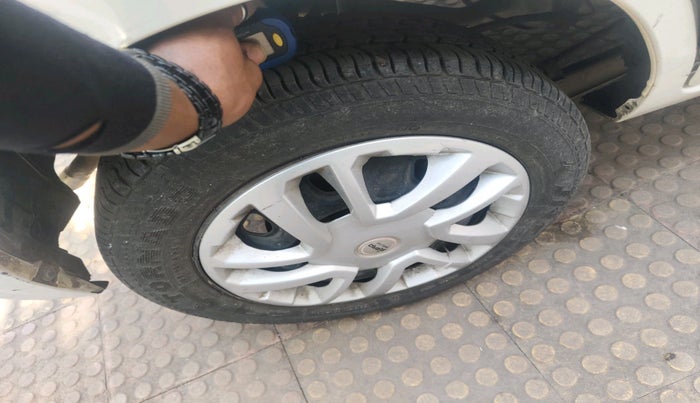 2016 Maruti Alto K10 VXI, Petrol, Manual, 29,226 km, tyre