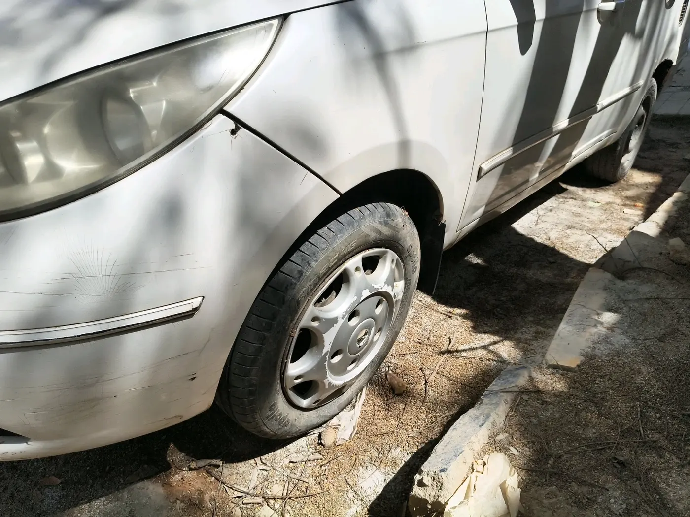 2011 Tata Indigo VE BS-III, Diesel, Manual, 1,21,000 km, tyre