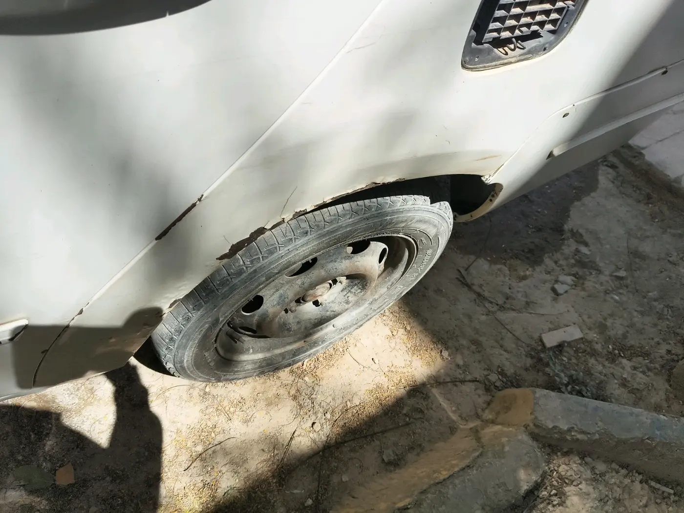 2011 Tata Indigo VE BS-III, Diesel, Manual, 1,21,000 km, tyre