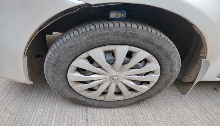 2011 Toyota Etios Liva G, Petrol, Manual, 84,230 km, tyre