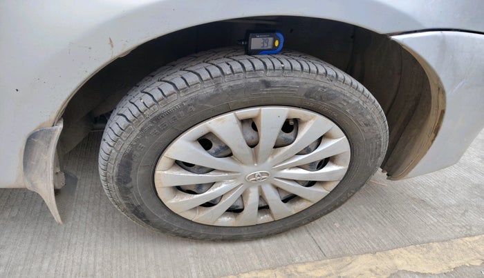 2011 Toyota Etios Liva G, Petrol, Manual, 84,230 km, tyre