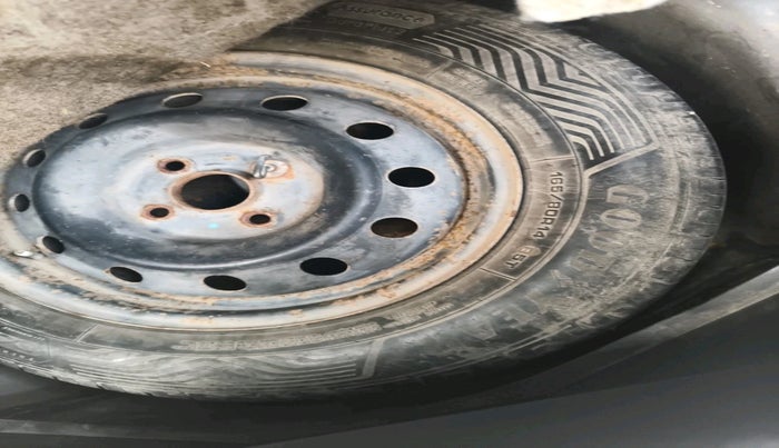 2015 Maruti Swift VDI, Diesel, Manual, 87,706 km, tyre