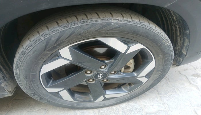 2022 Hyundai ALCAZAR 1.5 SIGNATURE (O) AT 7STR, Diesel, Automatic, 1,22,333 km, tyre