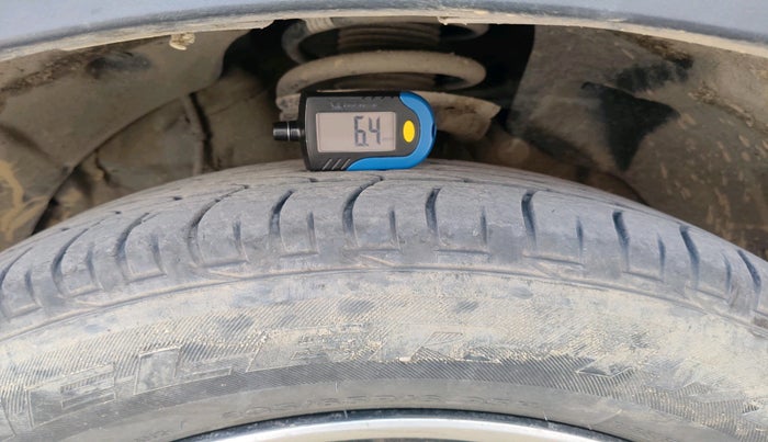 2023 Mahindra XUV300 W6 1.2 PETROL, Petrol, Manual, 15,681 km, tyre