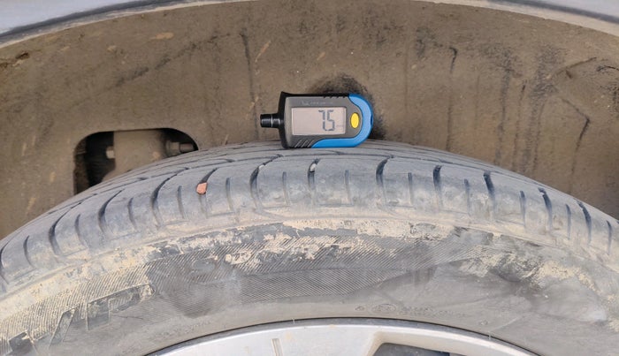 2023 Mahindra XUV300 W6 1.2 PETROL, Petrol, Manual, 15,681 km, tyre