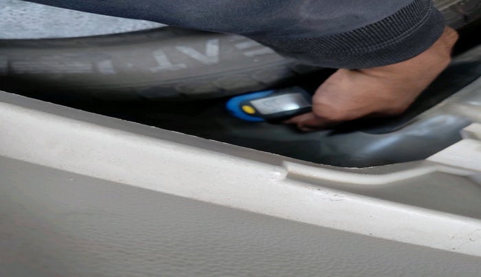 2023 Mahindra XUV300 W6 1.2 PETROL, Petrol, Manual, 15,681 km, tyre