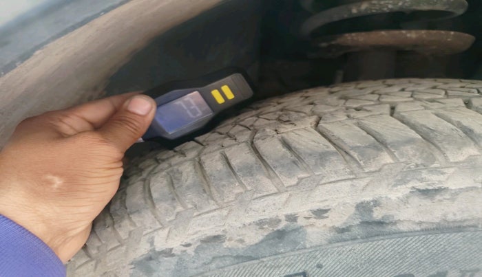 2017 Mahindra XUV500 W10 1.99, Diesel, Manual, 28,987 km, tyre