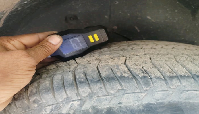 2017 Mahindra XUV500 W10 1.99, Diesel, Manual, 28,987 km, tyre