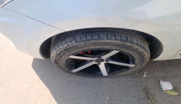 2024 Maruti Swift VXI, Petrol, Manual, 23,177 km, tyre