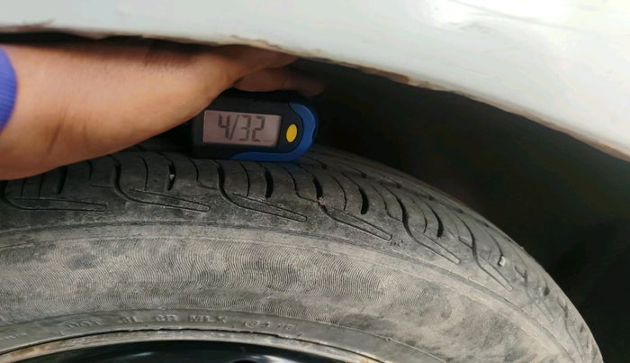 2011 Maruti Swift Dzire VXI, Petrol, Manual, 85,681 km, tyre