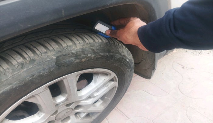 2017 Jeep Compass LIMITED 2.0 DIESEL, Diesel, Manual, 1,75,162 km, tyre