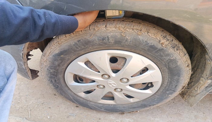 2011 Hyundai i10 SPORTZ 1.2, Petrol, Manual, 27,836 km, tyre