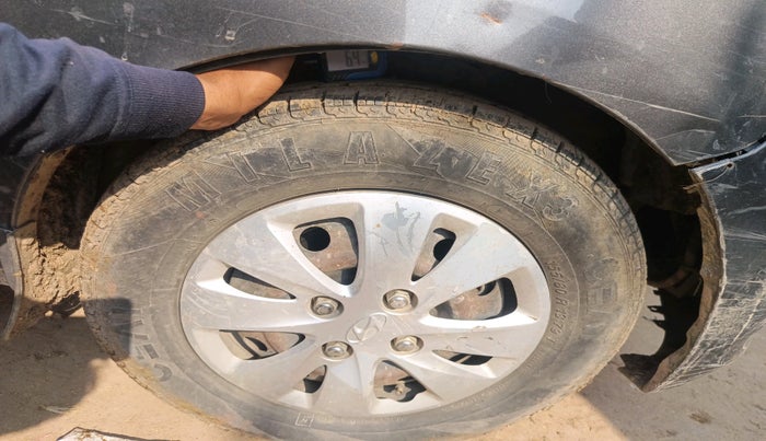 2011 Hyundai i10 SPORTZ 1.2, Petrol, Manual, 27,836 km, tyre