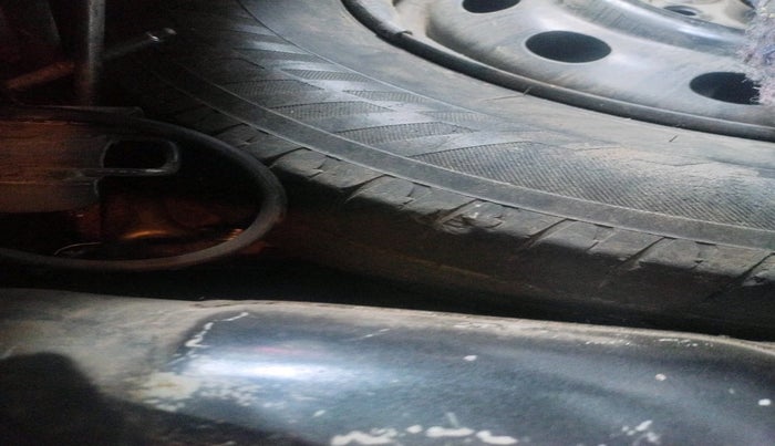 2015 Tata Bolt XT REVOTRON, Petrol, Manual, 1,18,680 km, tyre