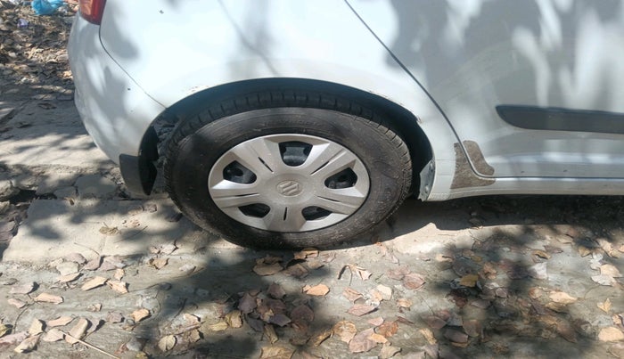 2010 Maruti Swift VXI, Petrol, Manual, 1,70,961 km, tyre