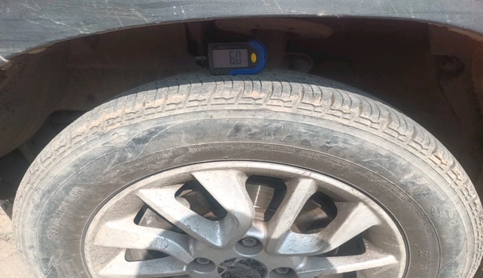 2016 Mahindra Kuv100 K8 D 6 STR, Diesel, Manual, 1,07,880 km, tyre